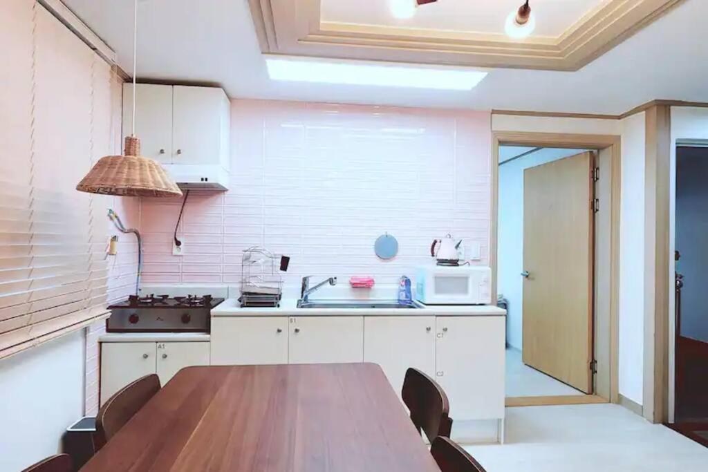 C-1 White Linen House,3br * Seoul