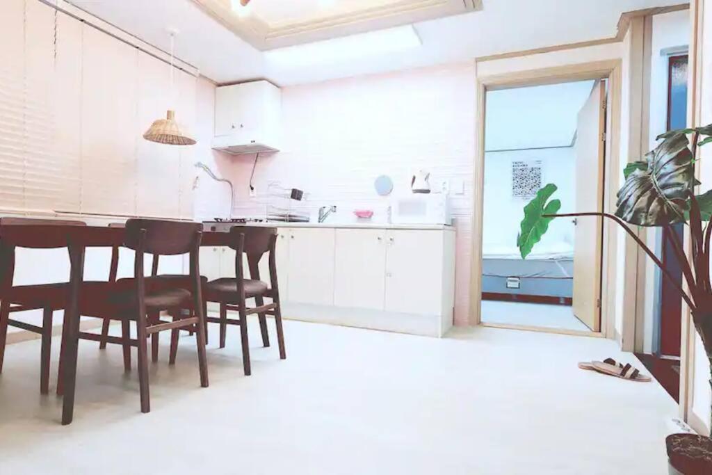 Apartment C-1 White Linen House,3br Seoul